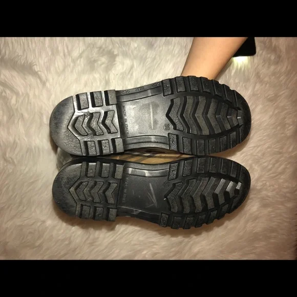 💰Sale💰 Burberry Rain Boots - Picture 5 of 5